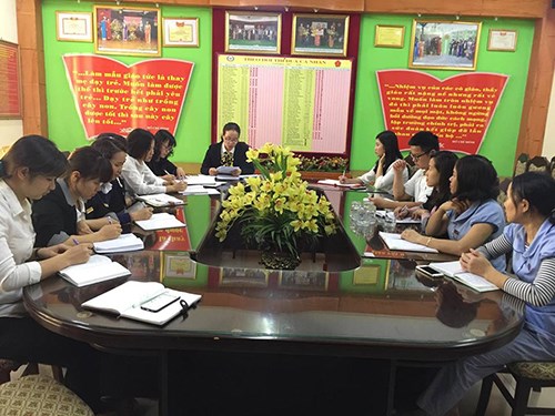Chi bộ trường mầm non Phúc Đồng tiến hành kiểm điểm, đánh giá, phân loại chất lượng đảng viên Năm 2017
